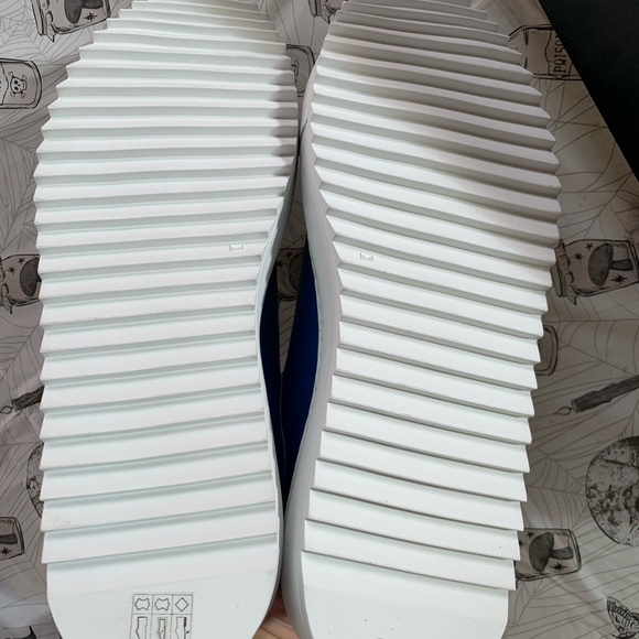 TIANNIA BARNES imported from Italy, designer blue/metallic blue leather trainers - Picture 7 of 7